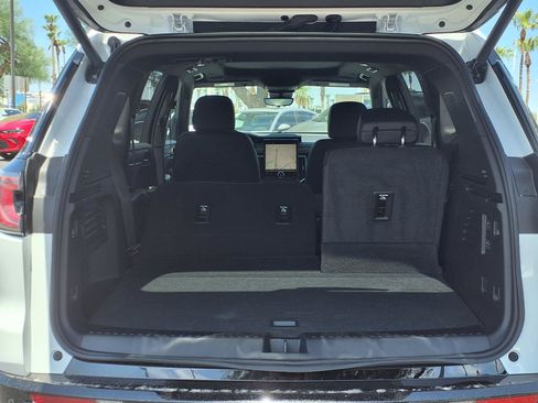 Used 2026 GMC Acadia Denali FWD image 7