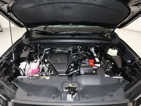 Used 2026 Toyota Grand Highlander AWD image 32
