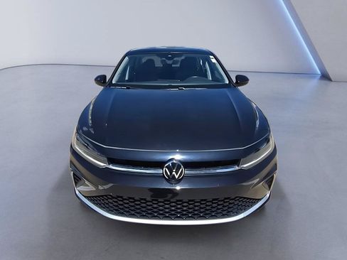 Used 2025 Volkswagen Jetta SE w/ Sunroof Package FWD image 9