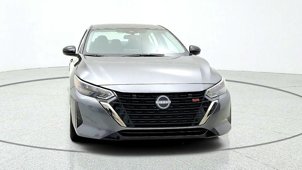 Used 2025 Nissan Sentra SR FWD image 2