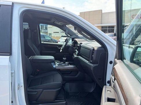 Used 2023 Chevrolet Silverado 1500 RST AWD/4WD image 25