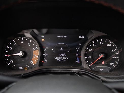 Used 2023 Jeep Compass Trailhawk image 14