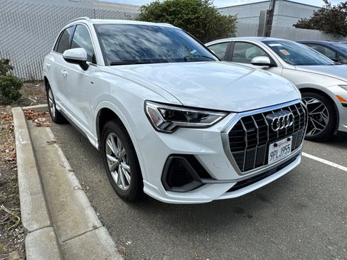 Used 2025 Audi Q3 2.0T Premium AWD/4WD image 2