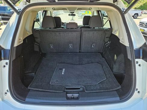 Used 2025 Nissan Rogue SV AWD/4WD image 12