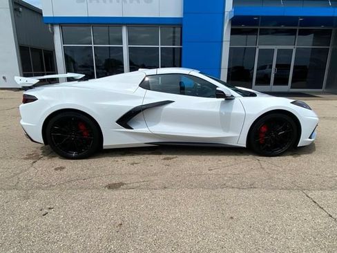 Used 2024 Chevrolet Corvette Stingray Premium Conv w/ Battery Protection Package RWD image 2