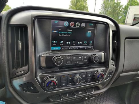 Used 2018 Chevrolet Silverado 1500 LT w/ All Star Edition AWD/4WD image 16