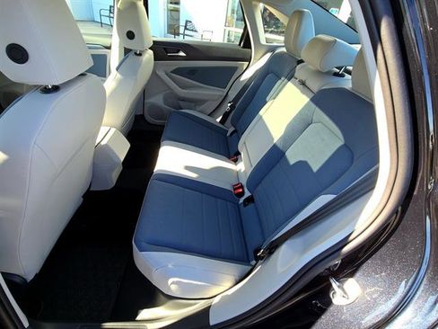 New 2026 Volkswagen Jetta SE image 8