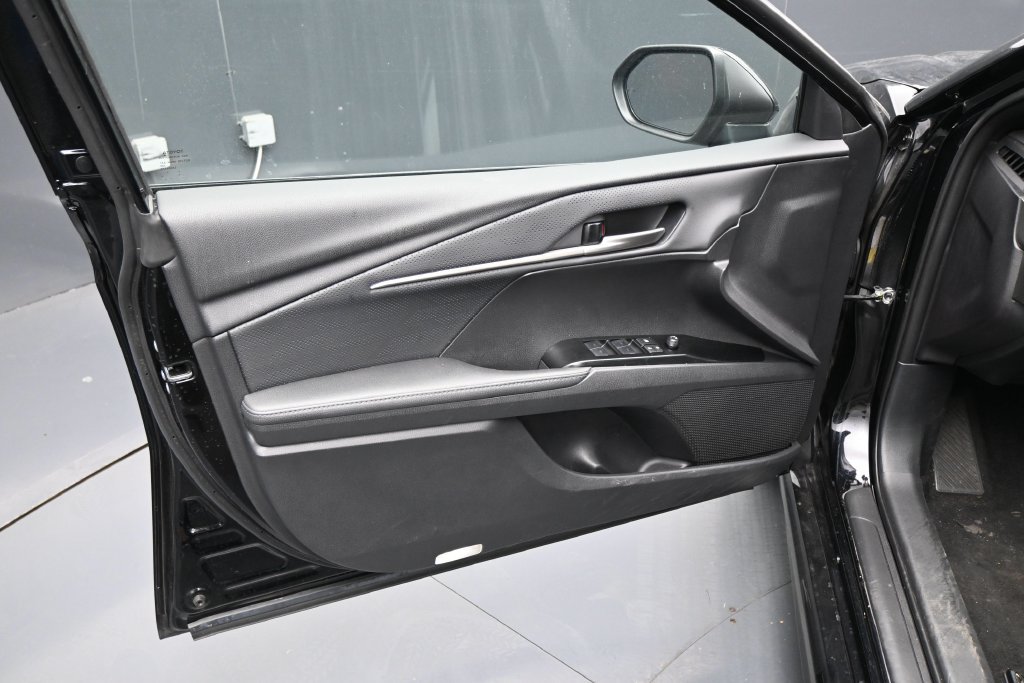 Used 2026 Toyota Camry XSE FWD image 10