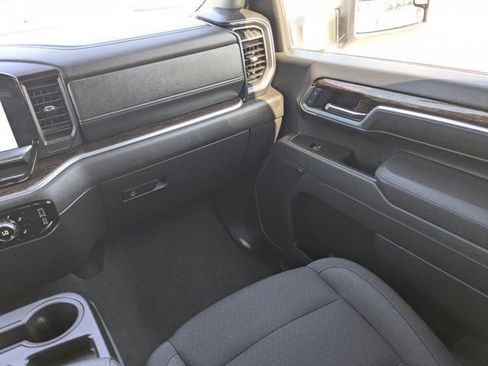 Used 2025 GMC Sierra 2500 SLE w/ SLE Value Package; image 20