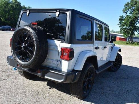 Used 2023 Jeep Wrangler Unlimited Sahara w/ Cold Weather Group AWD/4WD image 8