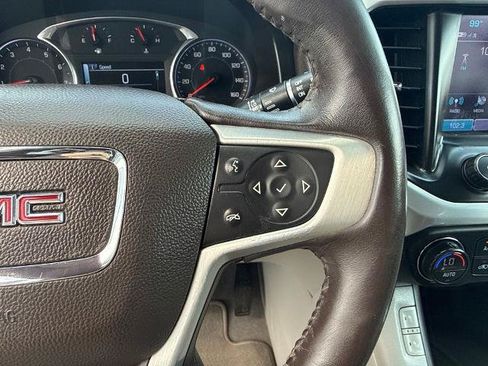 Used 2017 GMC Acadia SLT FWD image 16