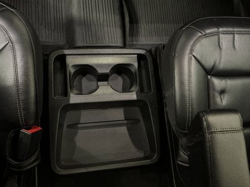 Used 2021 Ford Explorer XLT w/ Equipment Group 202A AWD/4WD image 27