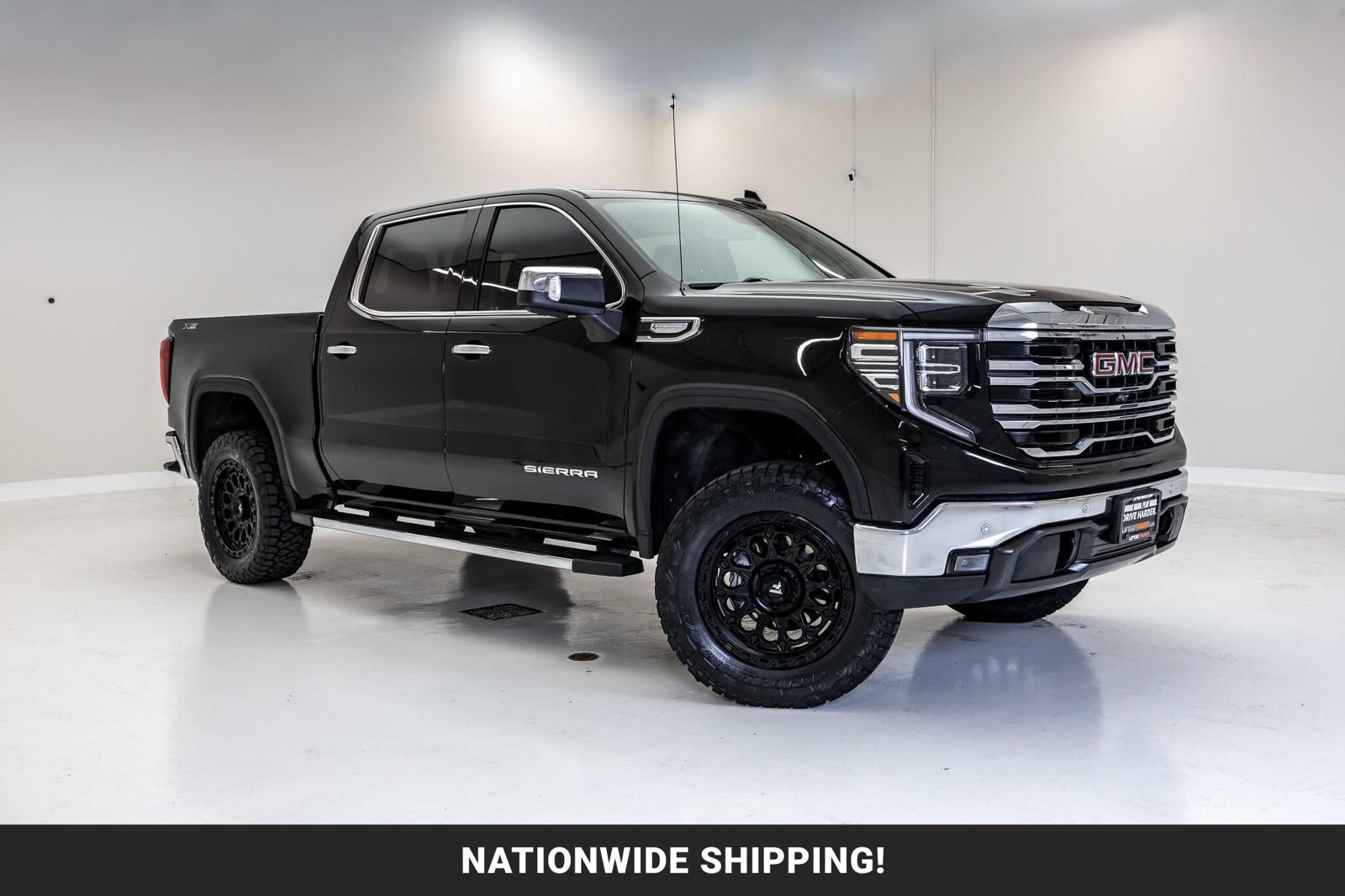 Used 2024 GMC Sierra 1500 SLT AWD/4WD image 1