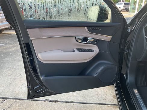 New 2026 Volvo XC90 B5 Plus w/ Protection Package Premier AWD/4WD image 14