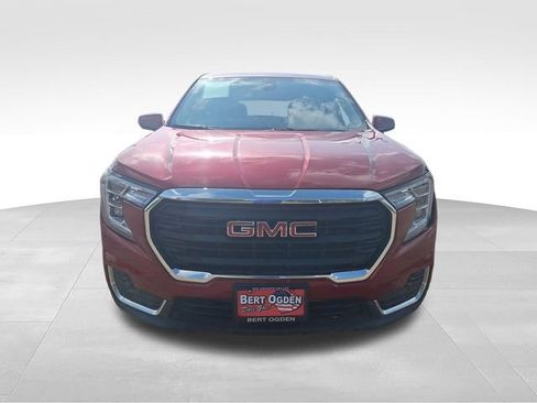 Used 2022 GMC Terrain SLE FWD image 2