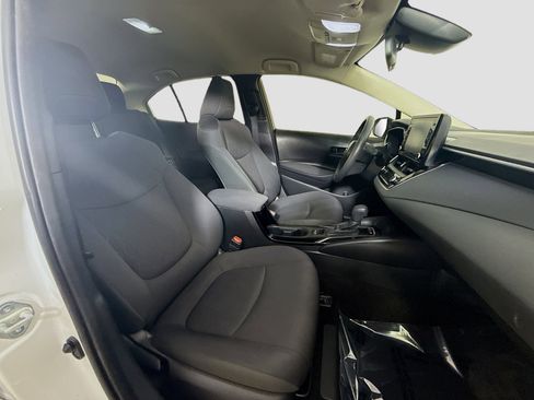 Used 2022 Toyota Corolla LE image 29