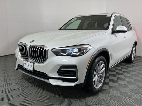 Certified 2023 BMW X5 xDrive40i w/ Premium Package AWD/4WD image 2
