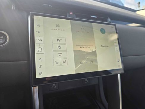 Used 2025 Land Rover Discovery Sport S image 28