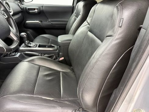 Used 2017 Toyota Tacoma TRD Off-Road w/ Tow Package (A/T) image 26