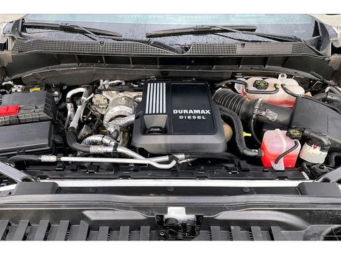 Used 2022 Chevrolet Silverado 1500 High Country w/ Technology Package AWD/4WD image 12