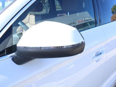 Used 2025 Audi Q5 2.0T Premium Plus image 13