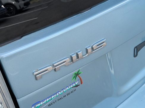 Used 2014 Toyota Prius Four image 31