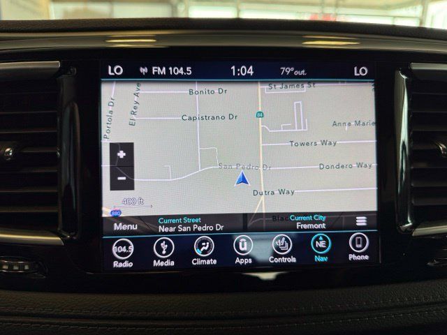 Used 2018 Chrysler Pacifica Limited w/ Advanced Safetytec Group FWD image 16