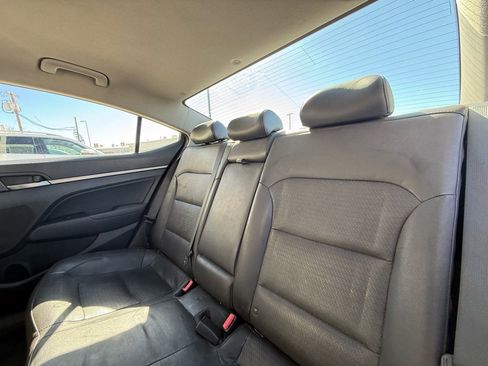Used 2017 Hyundai Elantra Limited image 7