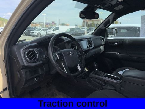 Used 2019 Toyota Tacoma TRD Off-Road image 11