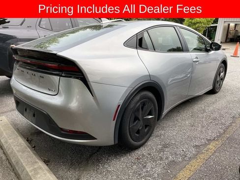 Used 2025 Toyota Prius LE FWD image 7