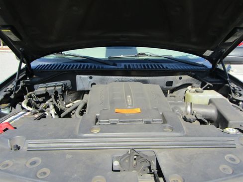 Used 2010 Lincoln Navigator 2WD image 17