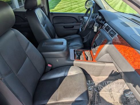 Used 2012 Chevrolet Tahoe LTZ AWD/4WD image 4