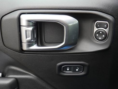 Used 2022 Jeep Wrangler Unlimited Sport AWD/4WD image 13