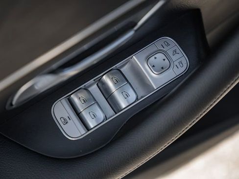 Certified 2025 Mercedes-Benz GLS 450 4MATIC image 42