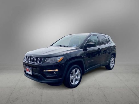 Used 2019 Jeep Compass Latitude image 9