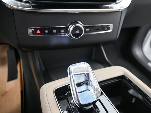 New 2026 Volvo XC90 B6 Ultra w/ Lounge Package image 23