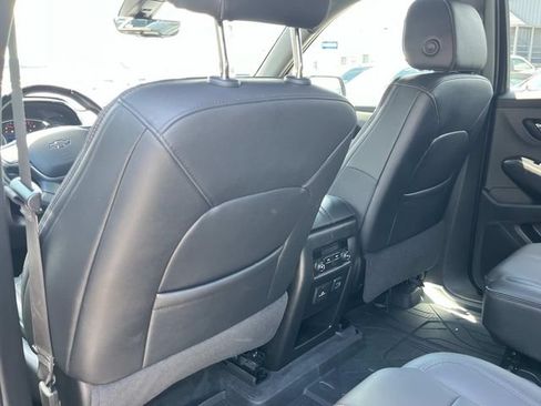 Used 2023 Chevrolet Traverse RS w/ LPO, Floor Liner Package FWD image 20