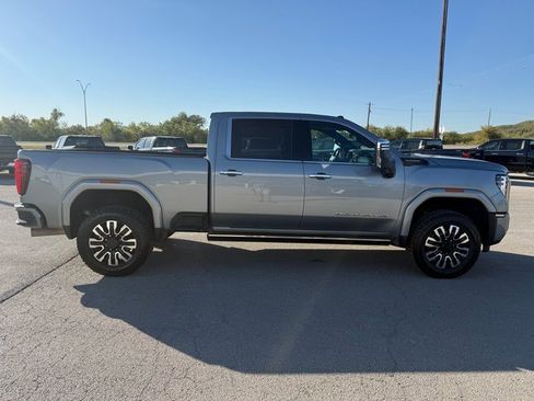 Used 2024 GMC Sierra 2500 Denali Ultimate image 7