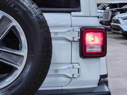 Used 2020 Jeep Wrangler Unlimited Sahara AWD/4WD image 22