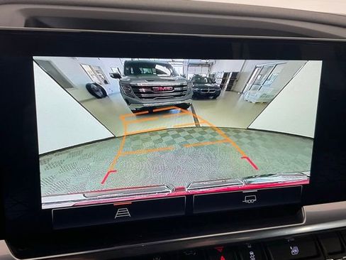Used 2023 GMC Sierra 1500 Elevation AWD/4WD image 11