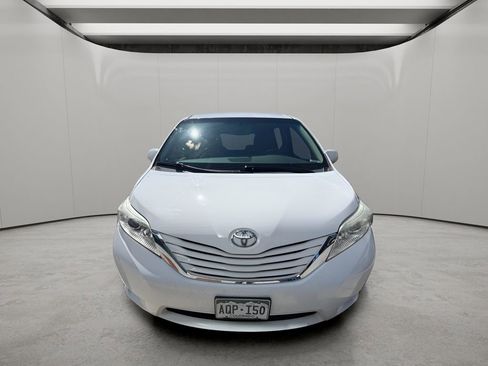 Used 2015 Toyota Sienna LE FWD image 6