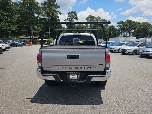 Used 2017 Toyota Tacoma TRD Off-Road w/ Tow Package RWD image 4