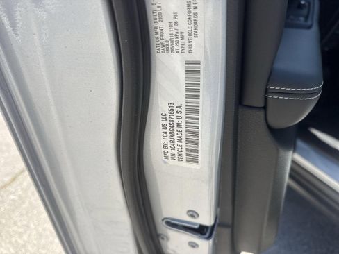 New 2025 Jeep Grand Cherokee L Limited w/ Trailer Tow Package image 17