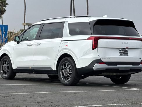 New 2026 Kia Carnival EX image 6