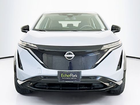 Used 2024 Nissan Ariya AWD image 2