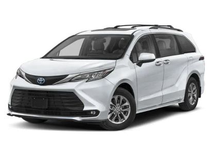 Used 2025 Toyota Sienna XLE