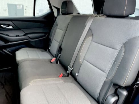 Used 2021 Chevrolet Traverse LT image 19
