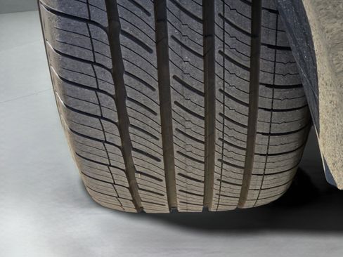 New 2025 Volvo EX90 Plus w/ Protection Package Premier image 32