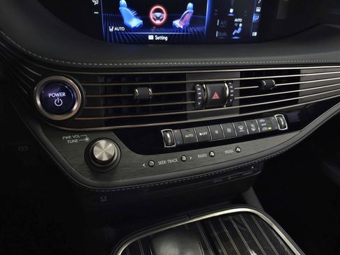 Used 2019 Lexus LS 500h AWD image 30
