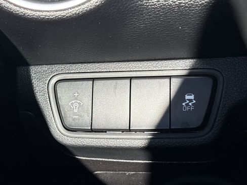 Used 2023 Kia Forte LXS image 29